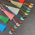Japanische Magatama-Anhänger mit bunten Quasten und Naturstein-Anhängern im Set - Zufälliger Stil