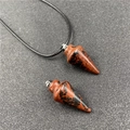 Pendentif en pierre œil de tigre conique avec texture rouge noire et cordon en cuir - Pierre Arc-en-ciel