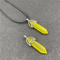 Collana con ciondolo a punta in pietra occhio di gatto giallo e cordino nero - Giallo