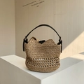 Große handgewebte Strandtasche in Hellbraun mit schwarzen Ledergriffen und Bambus-Schnalle - Klein (Mit Innentasche) / Khaki
