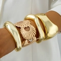 Gepolijste gouden CCB punk armbanden set met geometrische holle en golvende texturen - 4-Delige Set Gouden Opengewerkt Zonnestraal- en Golfontwerp (31662-bra-G-EP)