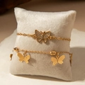 Goldene Schmetterlings-Fußkettchen mit glitzernden Strasssteinen auf weißem Kissen - Gold Doppelschicht Schmetterling Anhänger Set (31254-ank-G-EP)