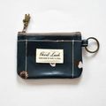 Petit porte-monnaie bleu foncé avec écusson Good Luck et motifs de glace dessinés - Ours Bleu Marine