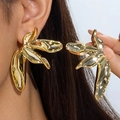 Opvallende oversized gouden oorbellen in abstracte bladvorm met een gepolijste afwerking - Abstracte Vloeibare Bladstijl (31214-ear-G-EP) / Goud