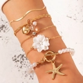 Set di bracciali dorati con perle e fiore di camelia 3D con ciondolo a stella marina - Stile Fiore 3D Perla Stella Marina 5 Pezzi (16464-g)