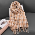 Klassischer Karostrickschal mit orange-beigen Mustern und Fransen für den Winter - 65-180CM / Ingwergelb