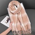Bufanda suave a cuadros en camel y beige con flecos para mujer, chal de invierno - 65x180cm / Caqui