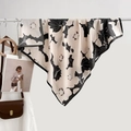 Carré en soie vintage crème avec imprimé floral noir et bordure contrastée - Fond Noir Fleurs Rose Clair