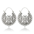 Détail de boucles d'oreilles bohèmes ajourées en forme de fer à cheval au style argenté - Fer à Cheval Creux Argent Antique (5674-silver)