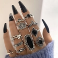 Ensemble de 11 bagues vintage argentées style bohème avec pierres noires et lotus - Style Croix Éléphant 11 Pièces (7009-S)