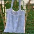 Hellblaue Shopper-Tasche mit Blumenstickerei, weißem Spitzenbesatz und Schleife - Hellblau Hohle Blume Schultertasche