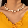 Detalle de gargantilla de conchas con estrellas de mar y cuentas de plata estilo boho - Estilo Estrella de Concha Beige Claro (21840)