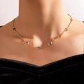 Collar minimalista dorado para mujer con gemas multicolores vibrantes de corte redondo - Collar / Dorado con Gemas Multicolores (15633)