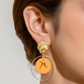 Detalle de pendientes de concha dorada con disco naranja y colgante de estrella de mar - Estilo Naranja Estrella de mar Círculo Concha