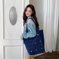 Retro corduroy tote bag for women in navy blue with colorful dopamine buttons and wide strap - Blue