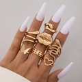 Set di anelli boho in lega dorata con design a farfalla e cuore per donne eleganti - Collezione Abbraccio Labbra Serpente (23613-gold)