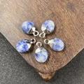 Colgante de piedra jaspeada azul con tapa plateada para creación de joyas DIY - Piedra de Puntos Azules