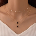 Ensemble de colliers dorés à trois rangs avec perles blanches et gemmes noires - Or + Pierre Noire (23198-black)