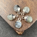 Colgante ovalado de piedra semipreciosa facetada con baño de plata para DIY - Labradorita