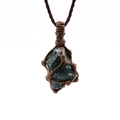 Collier filet fait main avec pendentif en pierre brute naturelle de couleur vert foncé - Agate mousse