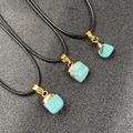 Dreiteiliges Set aus Türkisstein-Anhänger-Halsketten mit schwarzen Kordeln und Goldakzenten - Blauer Türkis 1Stk (Synthetisch)