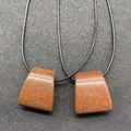 Zweier-Set Trapez-Goldfluss-Anhänger mit Schimmereffekt und schwarzen Kordeln - Goldfluss (Synthetisch)