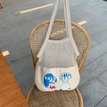 Borsa tote in rete e tela con stampa a fumetti di coniglio estivo e tracolla - Coniglio da Surf Tondo Patchwork Rete