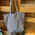 Borsa tote in tela a righe bianche e blu con tasca anteriore e tracolla resistente - Strisce blu e bianche