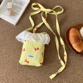 Borsa a tracolla per cellulare a quadretti gialli e bianchi con fiocchi rossi - Bordo In Pizzo A Quadretti Gialli E Bianchi