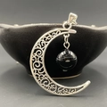 Pendentif lune argent antique avec filigrane détaillé et perle noire élégante - Agate noire