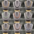 Collection de neuf colliers en pierre naturelle avec perles ovales et plates - Style Aléatoire