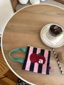 Leuke gestreepte canvas mini handtas met appelmotief en groen handvat voor dagelijks gebruik - Roze Zwart Gestreepte Rode Appel Stijl / Roze zwart