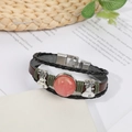 Bracelet multicouche en cuir tressé vintage avec pierre rose et cloches argentées - Rouge Pastèque (Synthétique)
