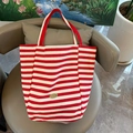 Borsa tote capiente in tela a righe rosse e bianche con targhetta dorata Handmade - Righe Rosse (Reversibile)