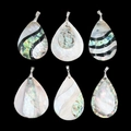 Set di sei ciondoli a goccia in conchiglia di abalone naturale con motivi diversi - 1 Stile Casuale