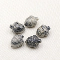 Pignons en cristal naturel sculptés à la main avec motifs de pierre marbrée noire et blanche - Pierre Picasso