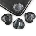 Pierres naturelles de labradorite en forme de cœur de 25mm avec texture sombre - Labradorite Noire (1 Pièce)
