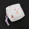 Astuccio trapuntato a quadretti blu per assorbenti con stampe di orsi e cordino viola - Stile Orso con Torta Blu