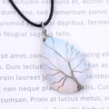 Pendentif goutte d'opale avec arbre de vie en fil argenté et collier cordon noir - Opale Synthétique