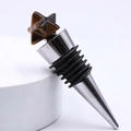 Tappo per vino con stella Merkaba in occhio di tigre, metallo lucido e silicone - Occhio di tigre