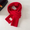 Chunky red knit scarf with minimalist emo label and ribbed edges for winter warmth - 20x156cm / Red