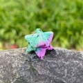 20mm Merkaba Stern aus natürlichem Rubin-Zoisit Kristall, grün-violetter Schmuckstein - Rubin in Zoisit (Synthetisch)