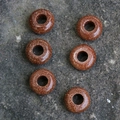 Lot de 6 perles donuts en pierre de soleil synthétique avec reflets pailletés et trou large - Pierre de Soleil Synthétique 1PC