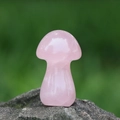 Gepolijste natuurlijke rozenkwarts paddenstoel met gladde roze steentextuur en platte basis - Rozenkwarts