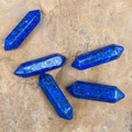 Cinque pezzi di colonne di cristallo di lapislazzuli blu naturale a doppia punta - Lapislazzuli (Sintetico)