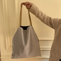 Gestreifte Canvas-Einkaufstasche mit braunen Ledergriffen und großem Innenvolumen - Grau Gestreift Stil (Khaki Gurt)