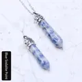 Halskette mit hexagonalem Blaustandstein-Anhänger und silberner Blütenkappe - Blauer Punkt Jaspis