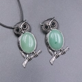 Pendaglio gufo retrò con pietra naturale verde ovale in finitura color argento - Aventurina Verde (Con Cordino)
