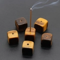 Set van 6 wierookhouders van natuurlijke tijgeroog kubussen met goudbruine glans - Tijgeroog