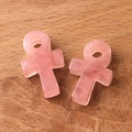 Pendentifs croix Ankh en quartz rose faits main avec texture de cristal naturel rose - Quartz rose